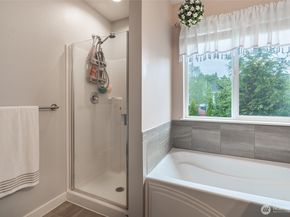 7063 E Nightingale Street, Port Orchard WA 98366
