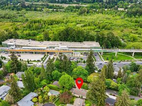 2805 112th Avenue SE, Bellevue WA 98004
