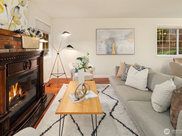 2805 112th Avenue SE, Bellevue WA 98004