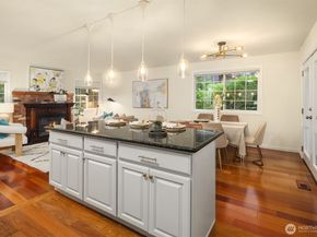 2805 112th Avenue SE, Bellevue WA 98004
