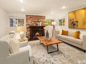 2805 112th Avenue SE, Bellevue WA 98004