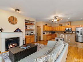 734 Glenmore Loop, Port Orchard WA 98366