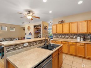734 Glenmore Loop, Port Orchard WA 98366