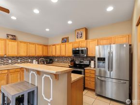 734 Glenmore Loop, Port Orchard WA 98366
