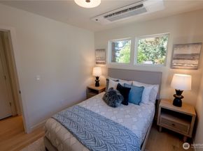 13540 39th Avenue NE C, Seattle WA 98125