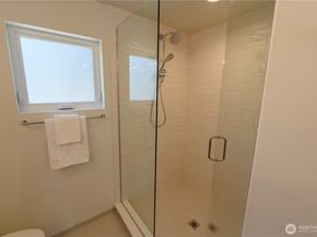 13540 39th Avenue NE C, Seattle WA 98125