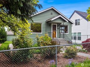 705 N 104th Street, Seattle WA 98133