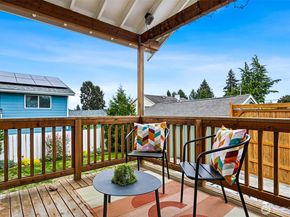 705 N 104th Street, Seattle WA 98133