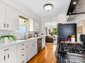 705 N 104th Street, Seattle WA 98133