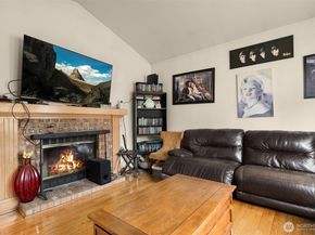 836 SW 345th Street, Federal Way WA 98023