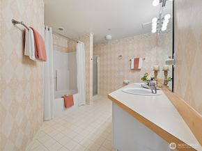 22024 43rd Avenue S 131, Kent WA 98032