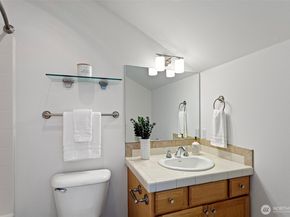6521 25th Avenue NE C, Seattle WA 98115