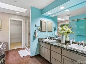 9975 185th Court NE, Redmond WA 98052