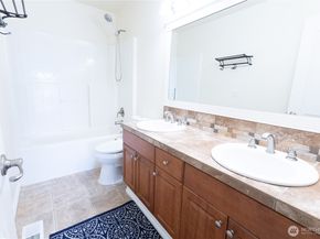 11816 SE 240th Place, Kent WA 98030