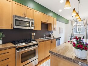 2225 NW Moraine Place, Issaquah WA 98027