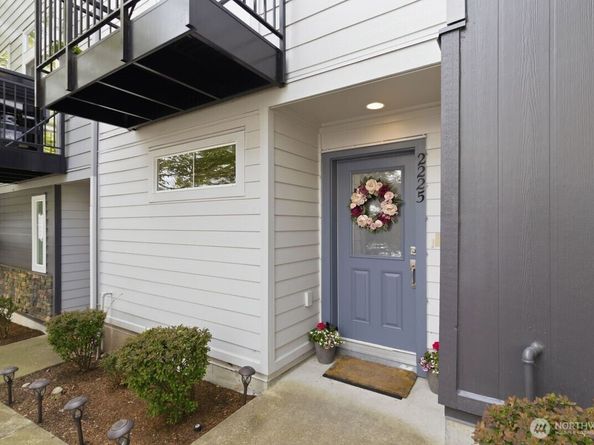 2225 NW Moraine Place, Issaquah WA 98027