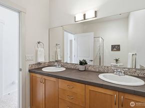 2225 NW Moraine Place, Issaquah WA 98027