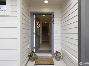 2225 NW Moraine Place, Issaquah WA 98027