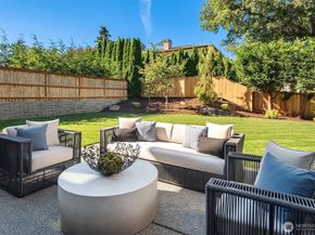 9812 NE 31st Street, Bellevue WA 98004