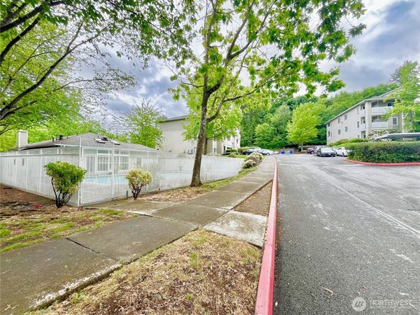 801 Rainier Avenue N A203, Renton WA 98057