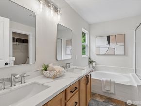 9237 NE 173rd Place, Bothell WA 98011