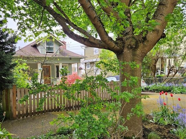 2615 47th Avenue SW, Seattle WA 98116