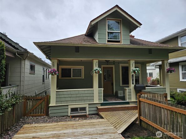 2615 47th Avenue SW, Seattle WA 98116