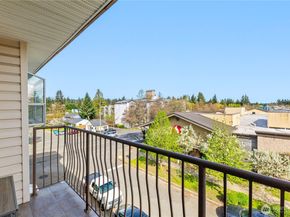 12056 15th Avenue NE 404, Seattle WA 98125