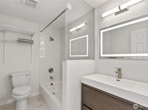 12056 15th Avenue NE 404, Seattle WA 98125