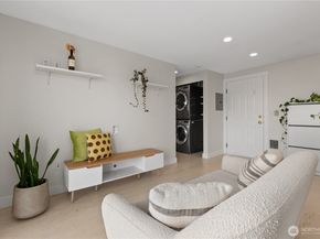 12056 15th Avenue NE 404, Seattle WA 98125