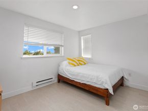 12056 15th Avenue NE 404, Seattle WA 98125