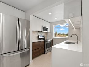 12056 15th Avenue NE 404, Seattle WA 98125