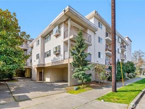 12056 15th Avenue NE 404, Seattle WA 98125