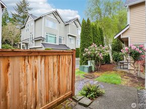 11875 SE 4th Place 701, Bellevue WA 98005