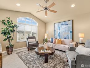 3915 214th Street SE, Bothell WA 98021