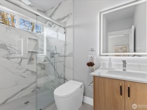 9537 Dayton Avenue N, Seattle WA 98103