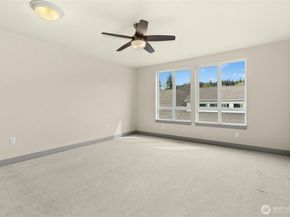 1880 25th Avenue NE 413, Issaquah WA 98029