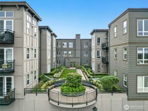 1880 25th Avenue NE 413, Issaquah WA 98029