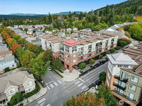 1880 25th Avenue NE 413, Issaquah WA 98029