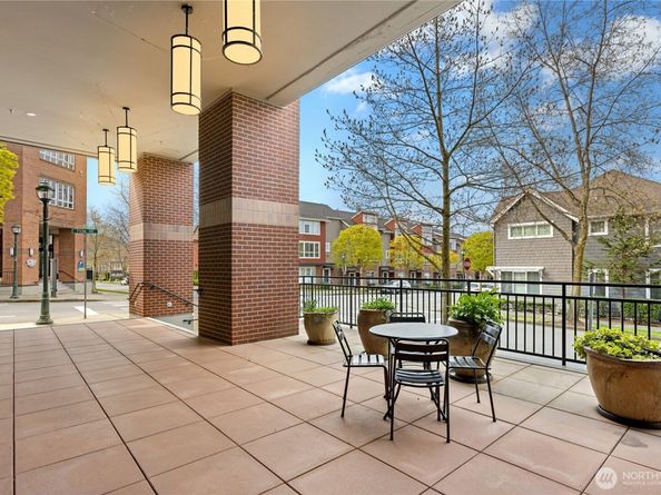 1880 25th Avenue NE 413, Issaquah WA 98029