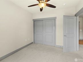 1880 25th Avenue NE 413, Issaquah WA 98029