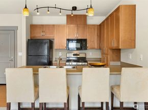 1880 25th Avenue NE 413, Issaquah WA 98029