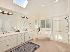 2636 259th Court SE, Sammamish WA 98075