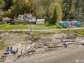 27830 Manzanita Beach Road SW, Vashon WA 98070
