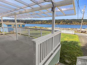 27830 Manzanita Beach Road SW, Vashon WA 98070