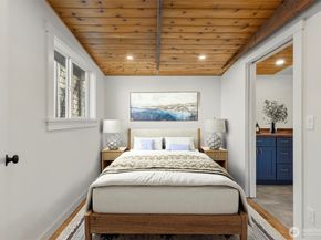 27830 Manzanita Beach Road SW, Vashon WA 98070