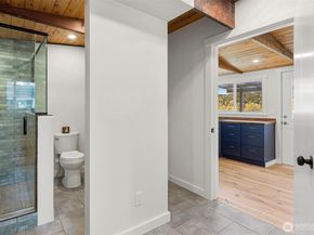 27830 Manzanita Beach Road SW, Vashon WA 98070