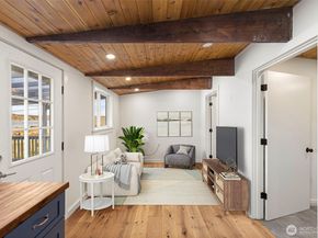 27830 Manzanita Beach Road SW, Vashon WA 98070