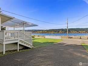 27830 Manzanita Beach Road SW, Vashon WA 98070