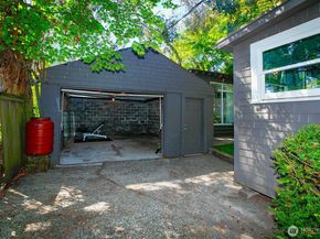 6525 23rd Avenue NE, Seattle WA 98115